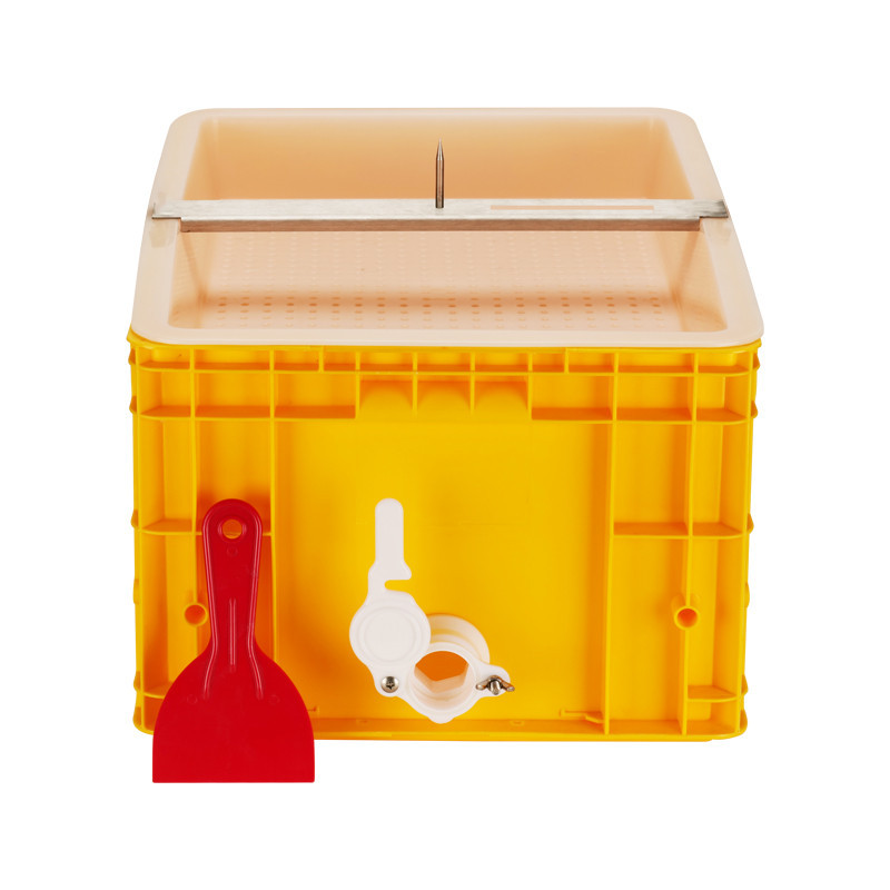 Bac à désoperculer plastique avec traverse et pointe inox