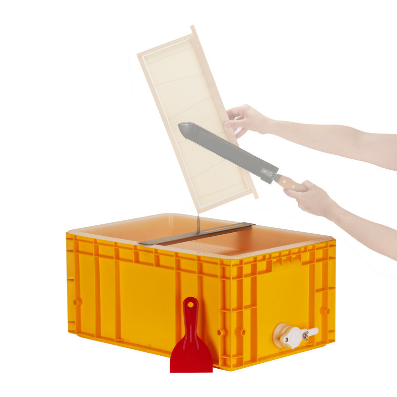 Bac à désoperculer plastique avec traverse et pointe inox
